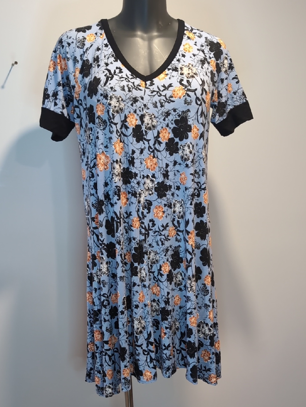 Love & Legend  Penningtons Floral V-Neck Short Sleeve Jersey Dress
